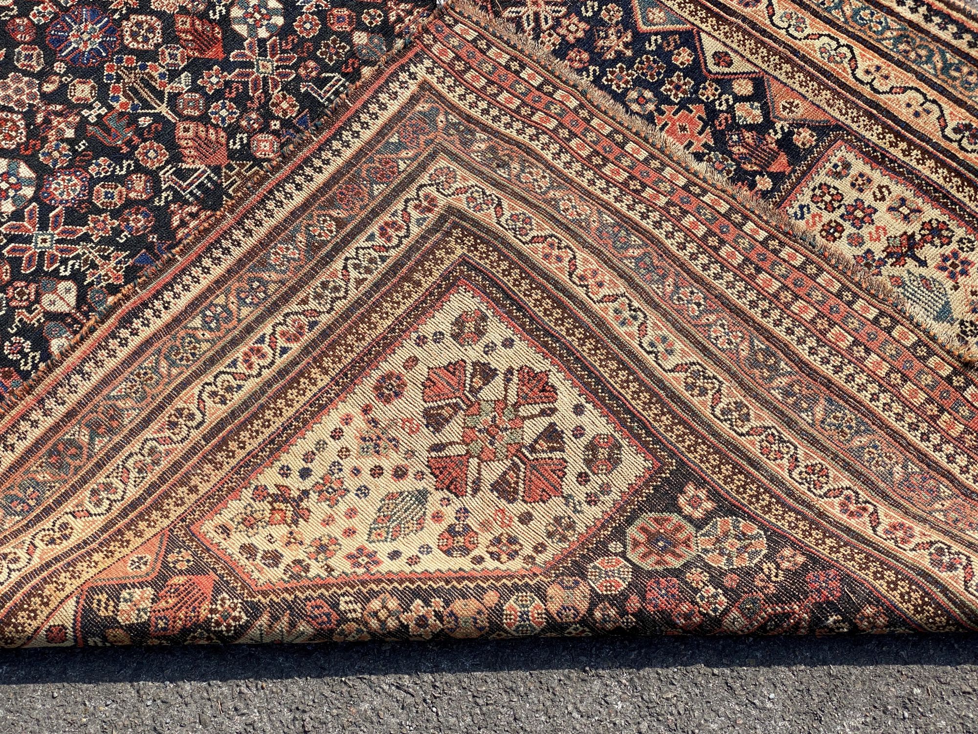 A Shirvan rug, 190 x 150cm